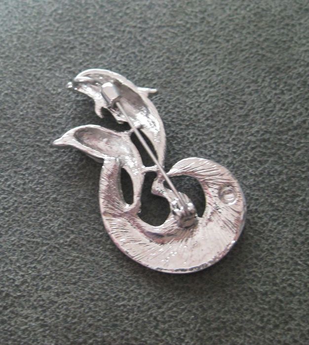 Alfinete / Broche / Pregadeira 2 Golfinhos NOVO