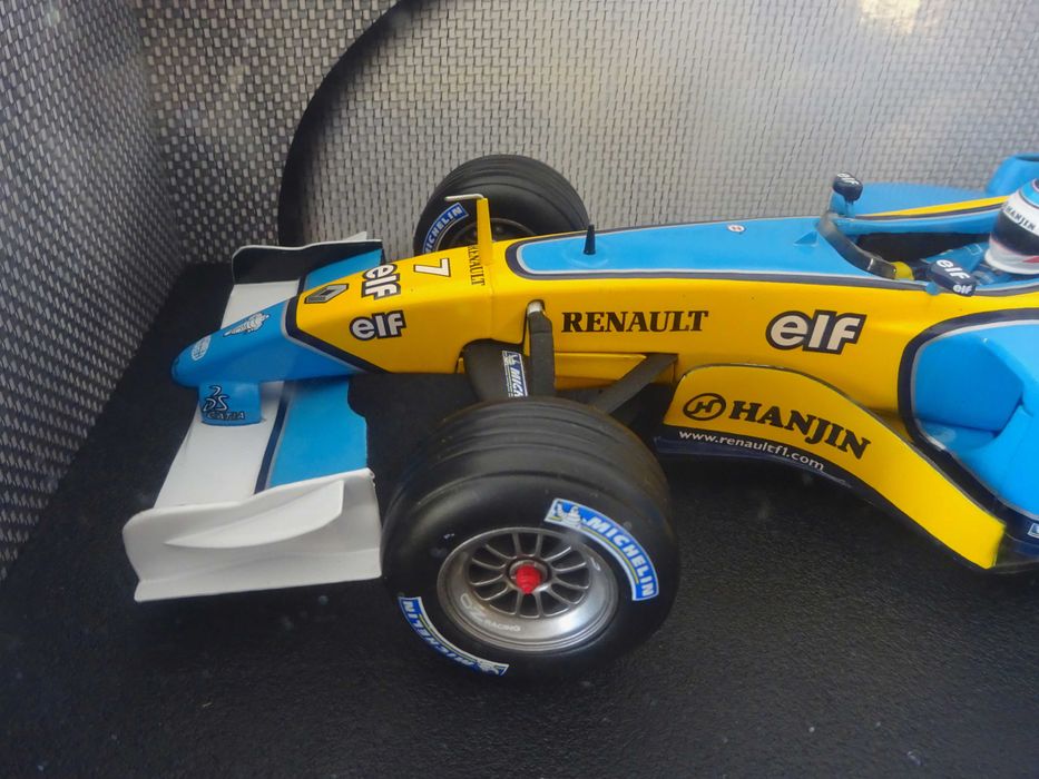 1:18 HotWheels Renault R23 F1 Jarno Trulli
