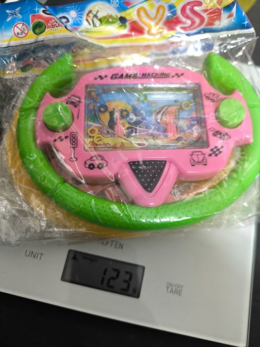 Jogo de água volante
Dois jogos de água em formato de volante, um lara