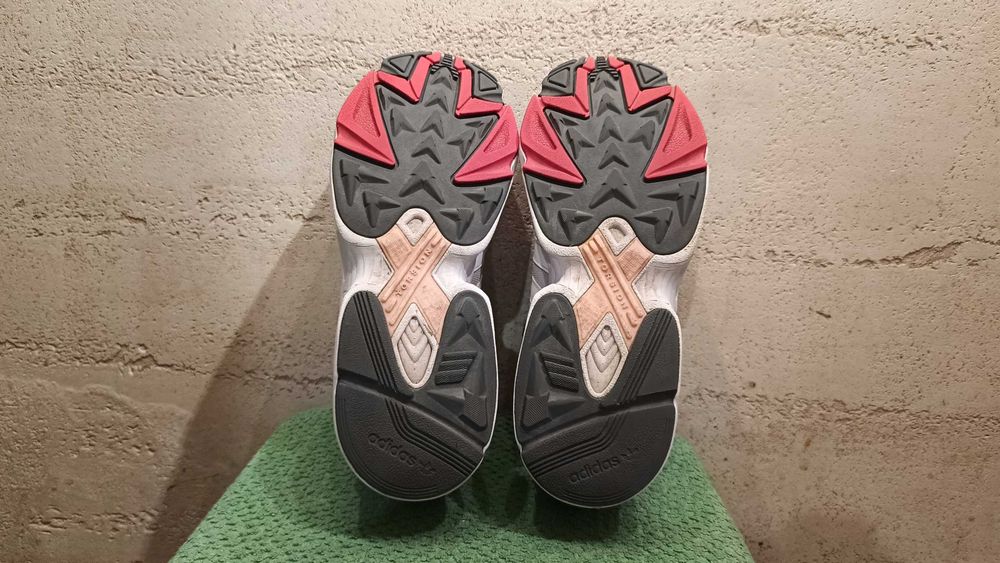 ADIDAS YUNG-96 r.43 1/3 stan bardzo dobry