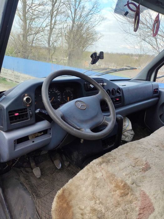 Автомобіль Mercedes 312
