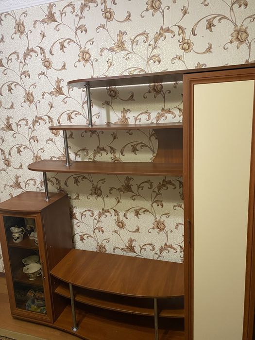 Продається стінка під ТВ.