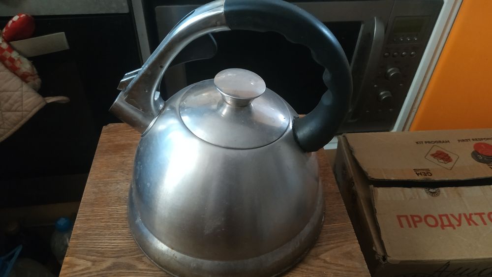 Продам чайники разные