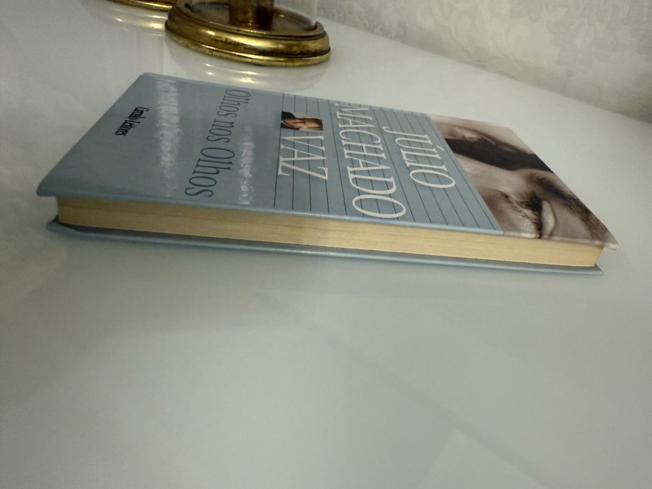 Livro Olhos nos Olhos de Júlio Machado Vaz