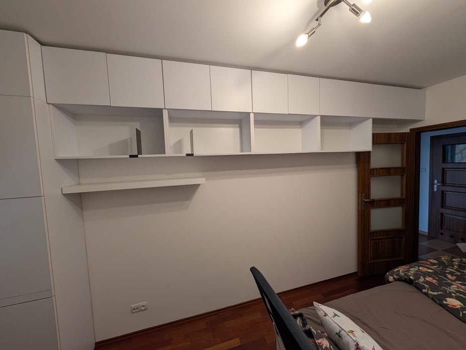 Sprzedam zestaw mebli