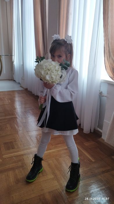 Одяг для дівчаток