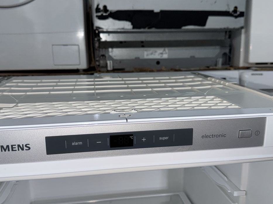 Lodówko Chłodziarkę  firmy Siemens model Ki21raf30 A++ 88 CM WYS