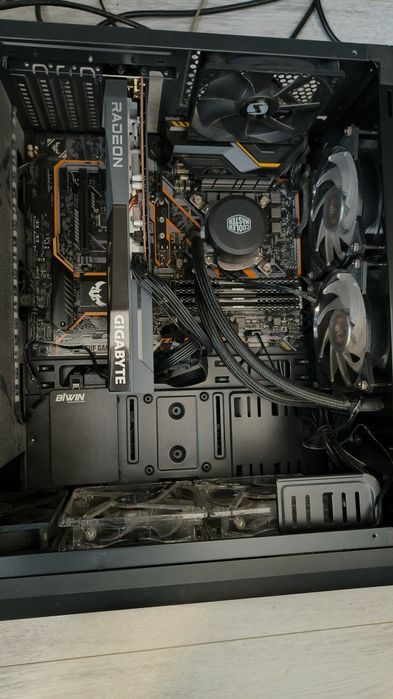 I5 9600k RX 6600 24GB RAM SSD