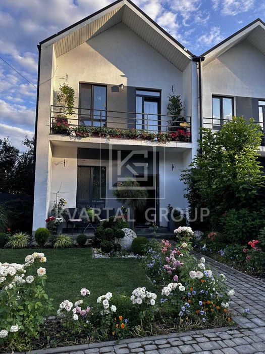 Продам Ексклюзивний кутовий таунхаус з Дизайнерським Ремонтом на Великій ділянці,Держпрограми ТАК,Оформлення 2%