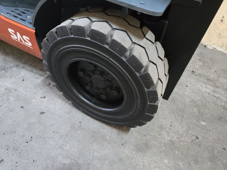 Навантажувач вилковий, газовий 3.5 тонни
Toyota 02-8FGJF35