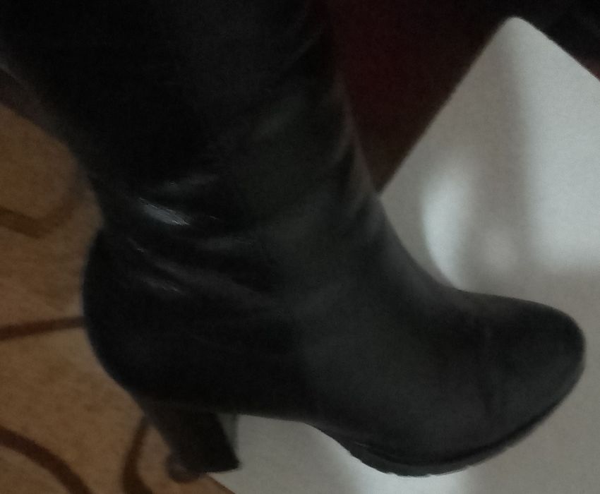 Женские зимние кожаные сапоги