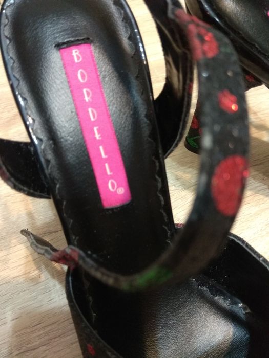 Bordello PinUp Wisienki Buty na obcasie