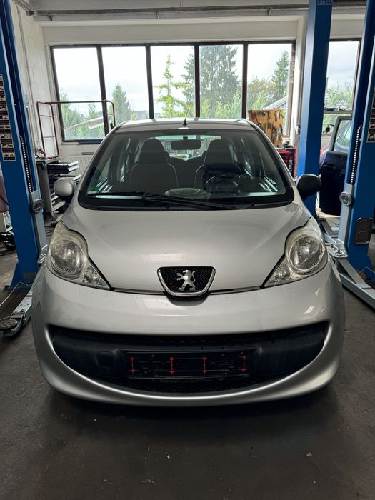 Авторазборка Peugeot 107 запчасти БУ Сірий колір шрот