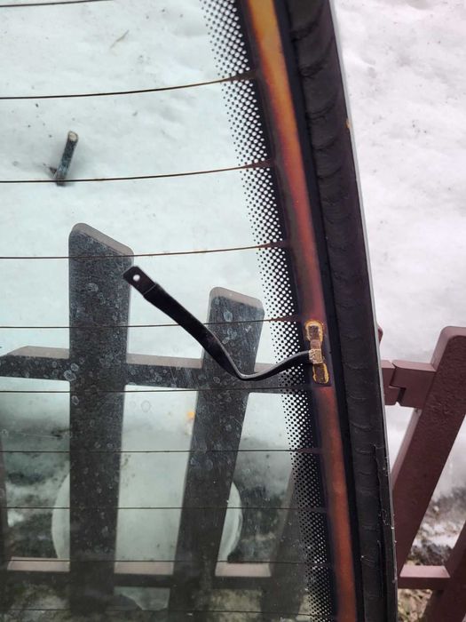 Продам заднє скло гольф 4