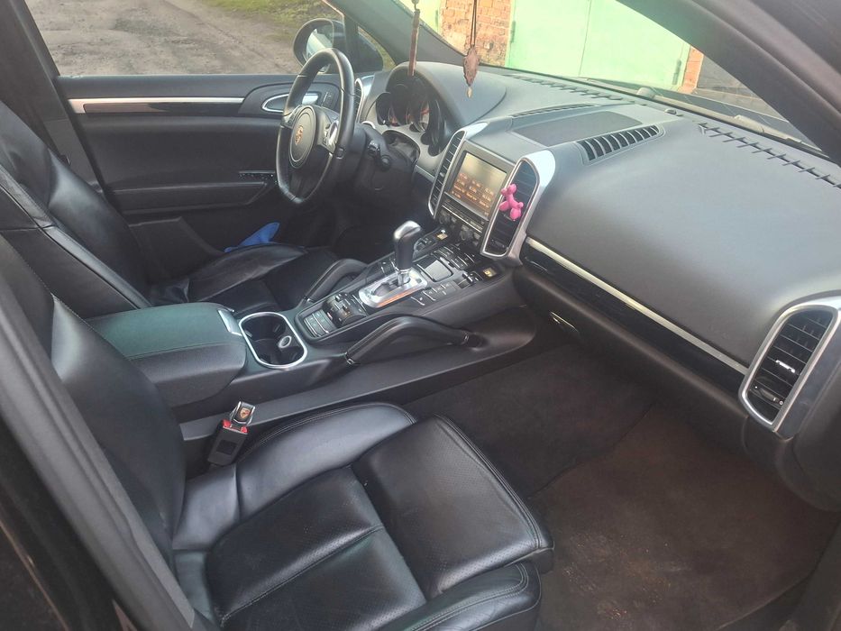 Porsche Cayenne офіційний