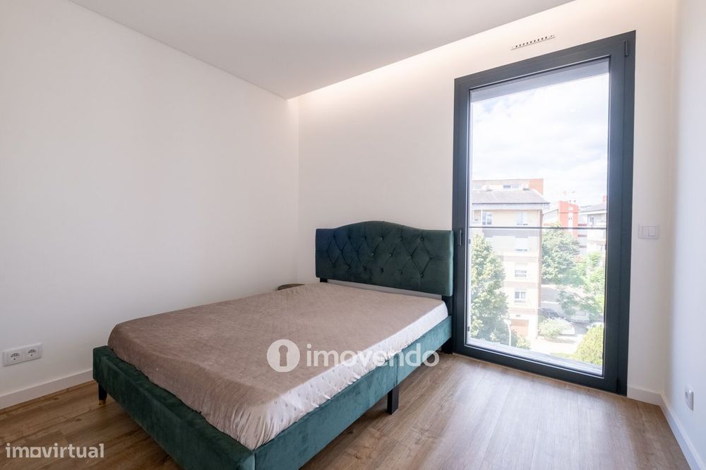 Apartamento T1+1, semi-novo, em Coimbra