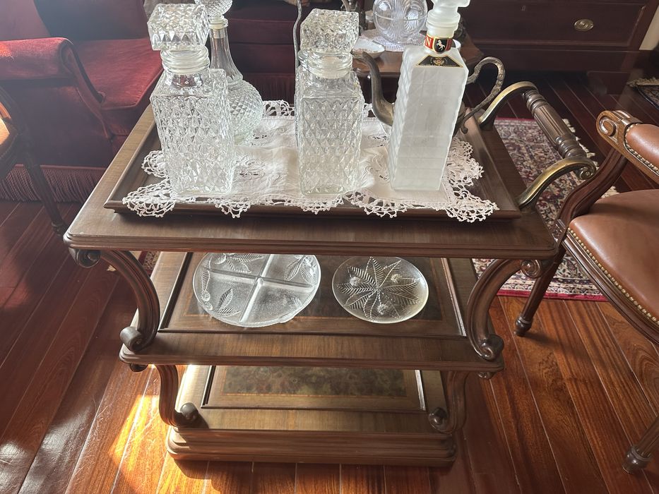 Carrinho de chá em madeira