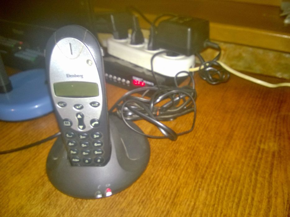 Домашний радиотелефон.