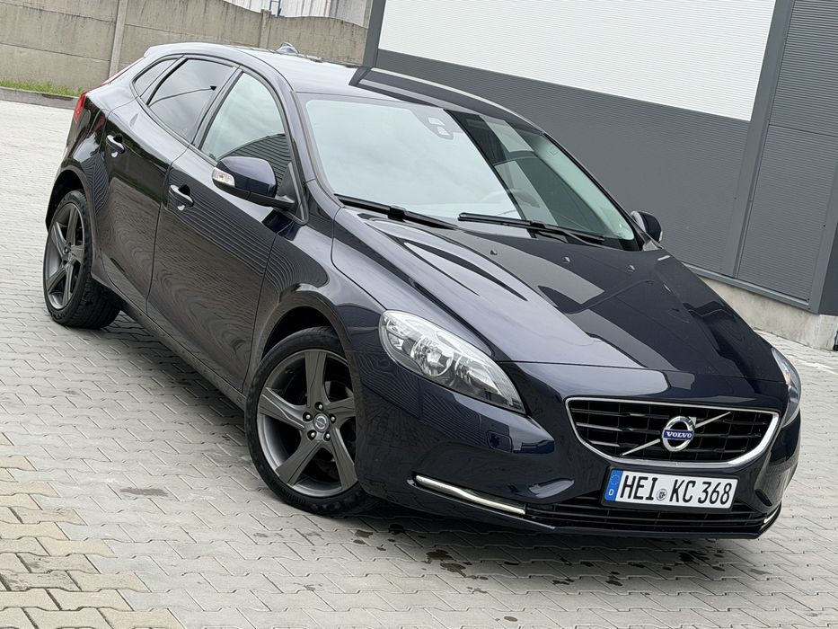 Volvo V40 2.0D D2 PSA 2016 136tys km