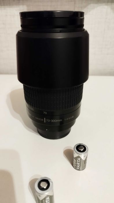 KIT Câmara Fotográfica Nikon F 65 + extras (Analógica - película)