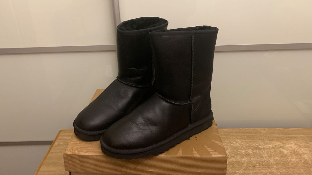 Уггі чоловічі шкіряні чорні UGG