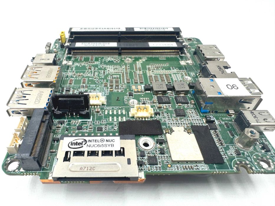 Материнка від Intel NUC i5-6260u (NUC6i5SYB)