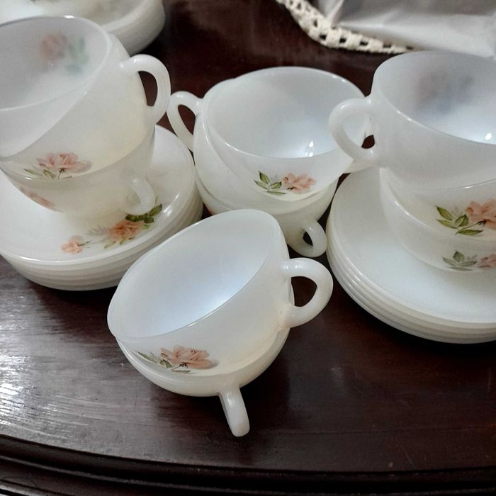 Loiça chávenas chá e de café