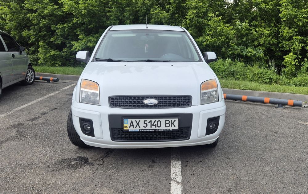 Продам Ford 1.4.
