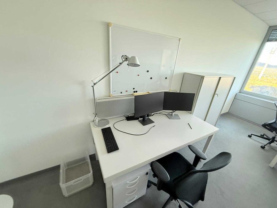 Nowoczesne Biurko Vitra ze ścianką akustyczną PROMOCJA
