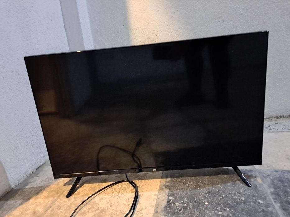 Smart TV Xiaomi Mi 32” — com comando original