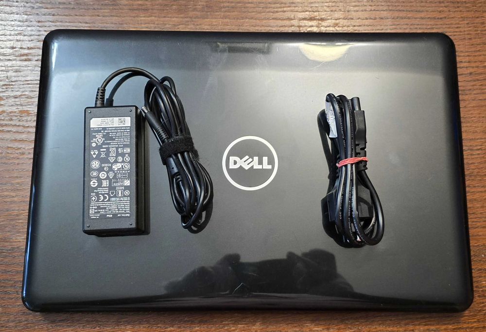Dell Inspiron 5567/i5/8gb/180gbSSD/Radeon 2gb/ zasilacz