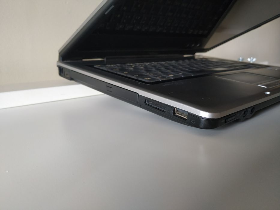 Fujitsu Amilo M1451G