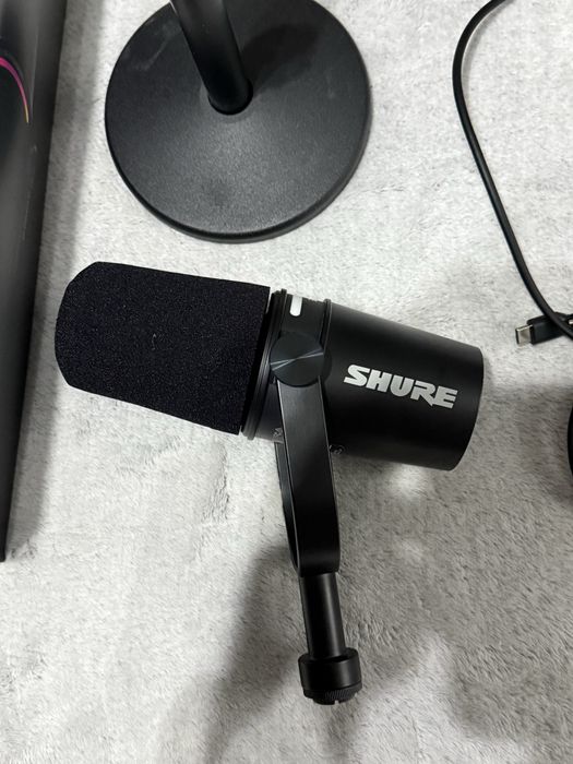 Mikrofon Shure MV7+ RGB (USB-C / XLR)