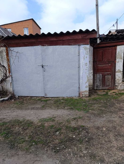 Продам частину будинку в районі Шкільного