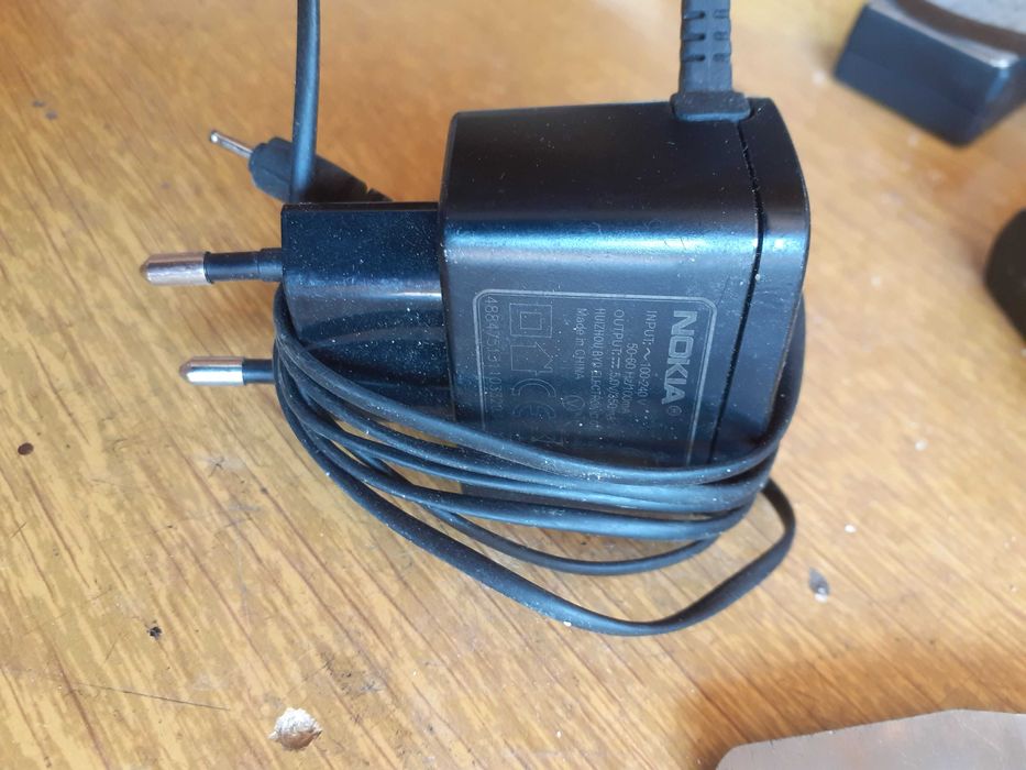 Ładowarki do telefonów 220V