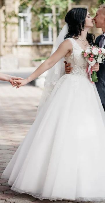 Весільна  сукня