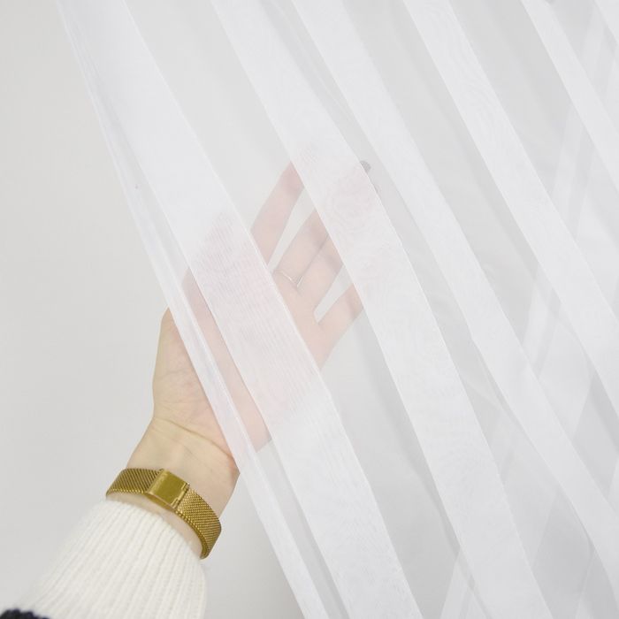 Biały panel firanowy z kryształkami i filcem