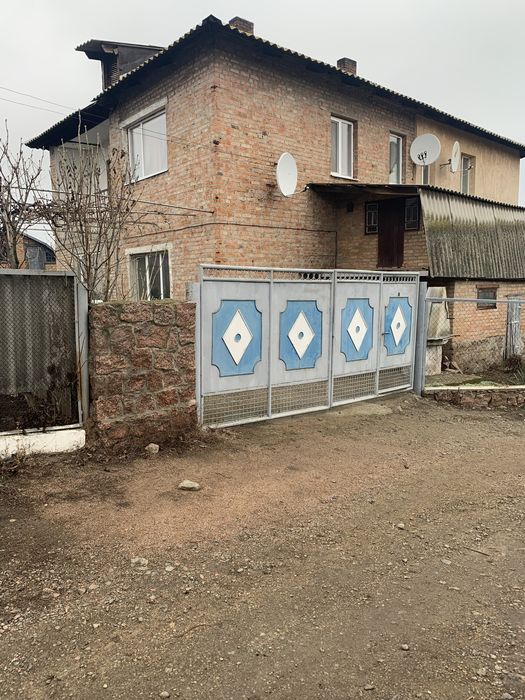Продам частину 2х поверхового будинку