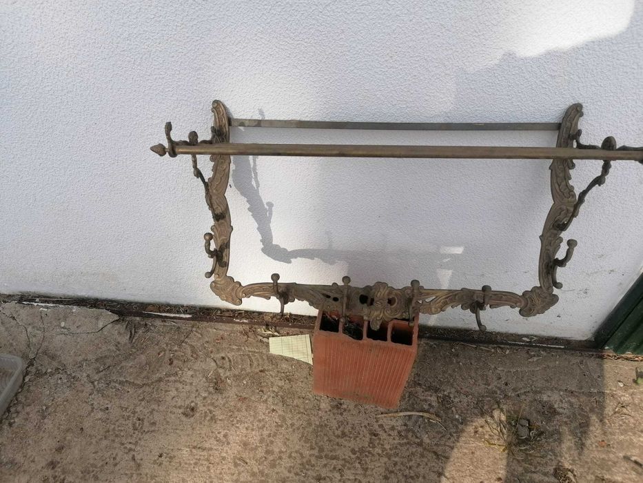 Bengaleiro antigo em metal 2 partes