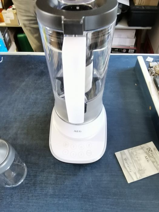 Blender AEG TB7-1-6WWM 900 W ze stali nierdzewnej (szczotkowanej), bia