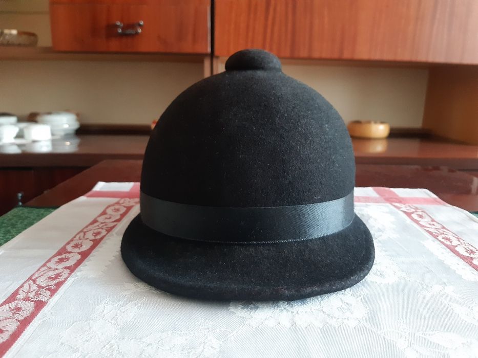 Toczek damski elegancki czarny