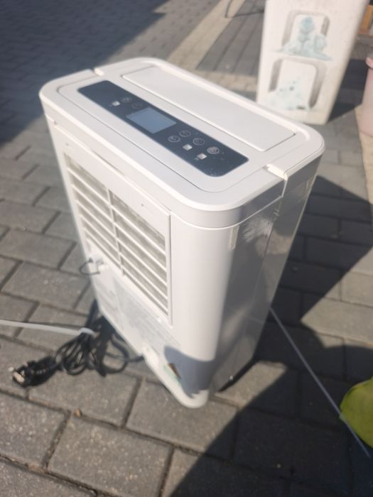 Osuszacz powietrza domowy Blyss 16 l/24 h 300W zasięg 30m2 Polecam