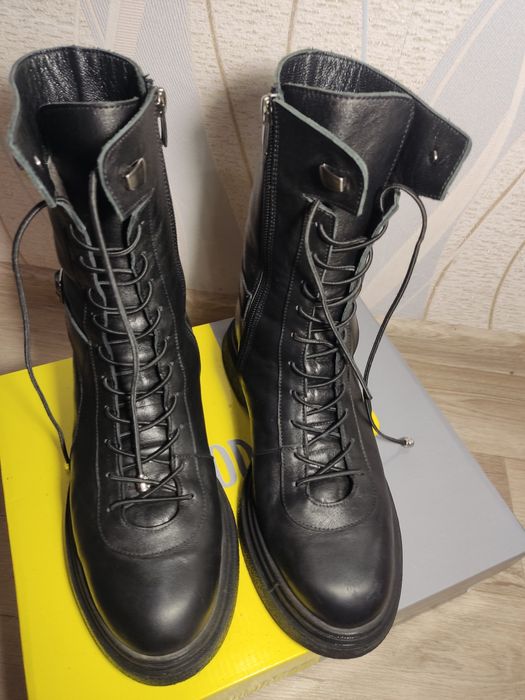 Ботинки жіночі 39