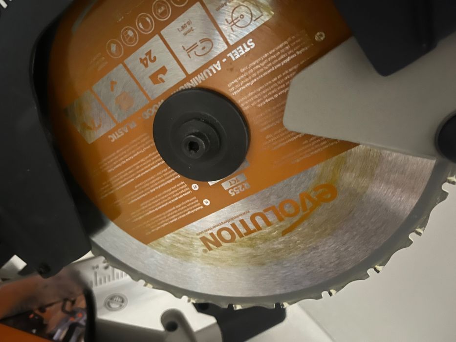 Piła ukośnica Evolution R255SMS 2000W 255mm