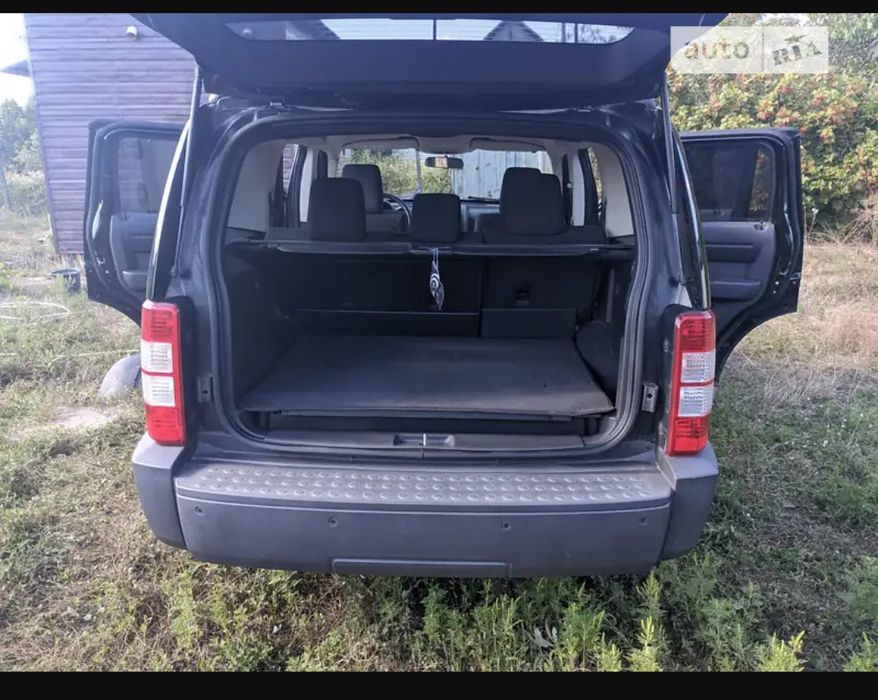 Dodge nitro! З двигуном 3,7 л! Повнопривідний позашляховик!!!