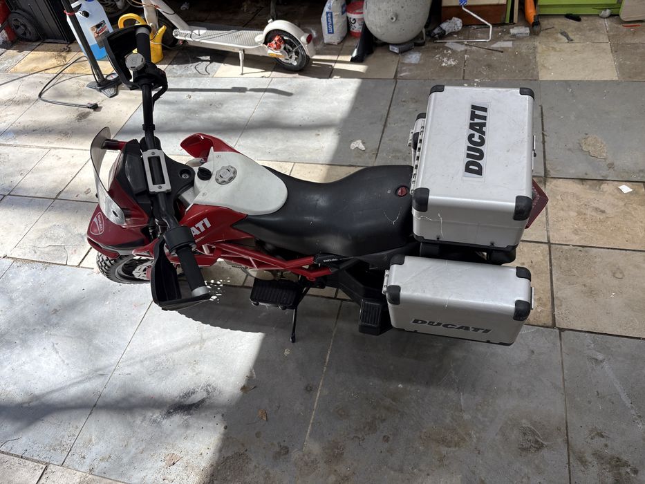Sprzedam motorek na akumuator