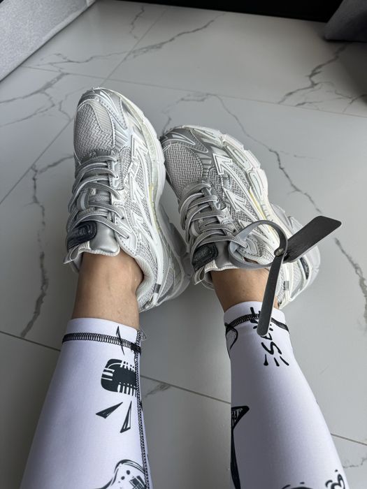 Off-White Be Right Back White Silver