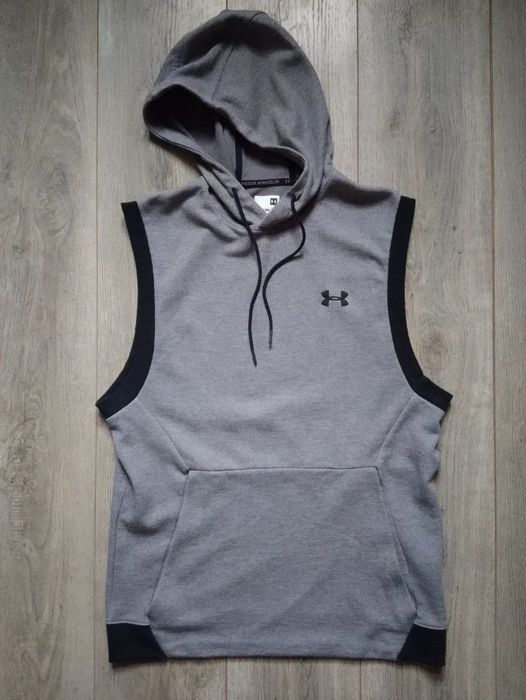 Under Armour рр М оригинал жилетка худи футболка шорты