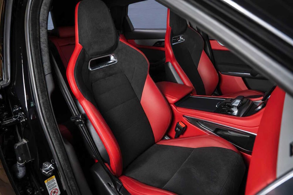 Jaguar F-PACE SVR      2022