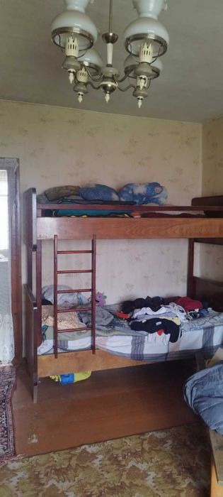 Пів будинку в мальовничому селі